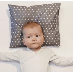 BabyDorm Kissen Jonna Grau Mit Weißen Sterne -Babyprodukte babydorm kissen jonna grau mit weissen sterne a366558 2
